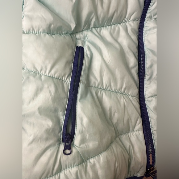 Under Armour Aqua and Navy Puffer Jacket, Youth Medium (10-12Y) - Picture 4 of 7